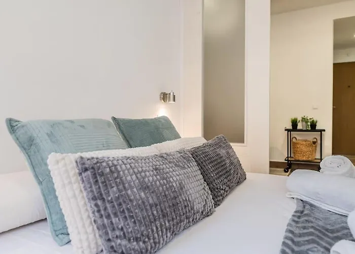 Lxr Neptuno Renovated And Pool Apartamento